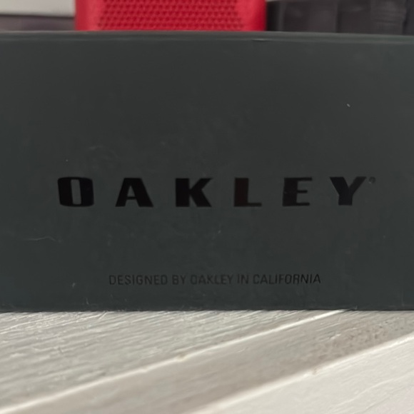 Oakley Aviator Sunglasses with Brown Lenses - Picture 5 of 5